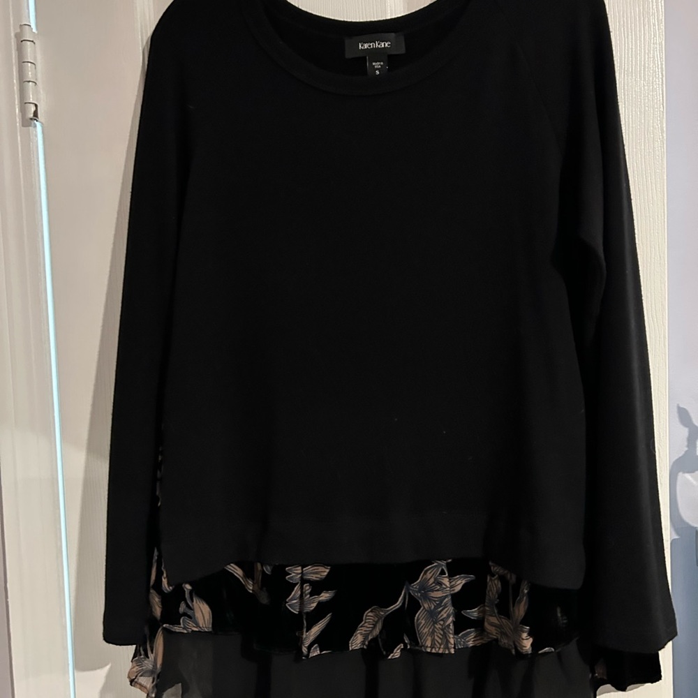 **SOLD ** Karen Kane Black Knit Top